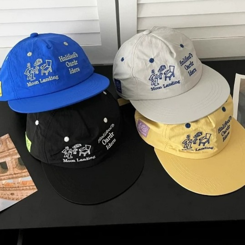 Streetwear Brand Beanie - 漫画刺繍野球帽女性用アウトドアスポーツスナップバック野球帽フラットつばヒップホップストリートウェア帽子